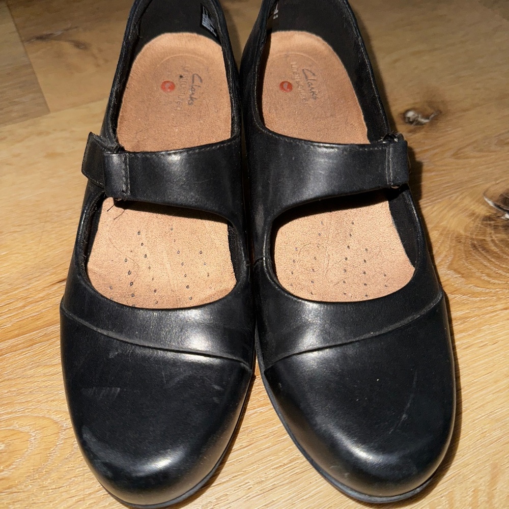 Clarks Women's Rosalyn Wren Pump - Wide Fit